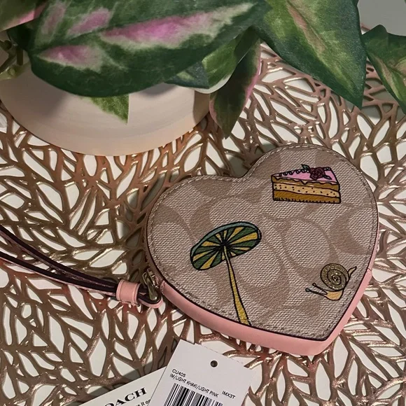 NWT Coach X Observed By Us Heart Coin Case In Signature Canvas - Picture 7 of 15